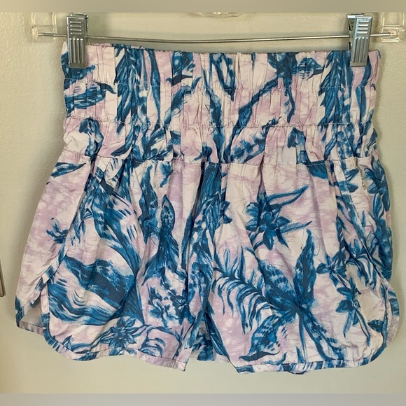 Free People Movement The Way Home Blue Pink white Print Shorts Women’s M 8-10 - Picture 7 of 8
